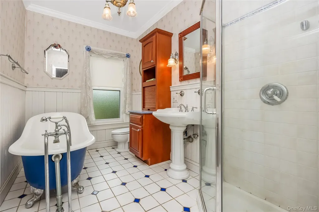 67 Davison Place Rockville Centre NY 11570