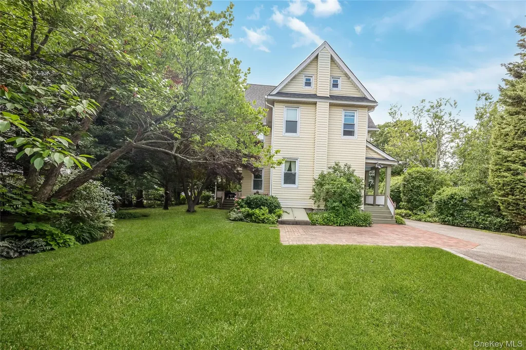 67 Davison Place Rockville Centre NY 11570