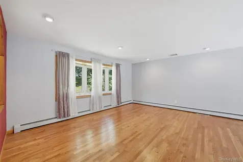 27 Casse Court Mahopac NY 10541