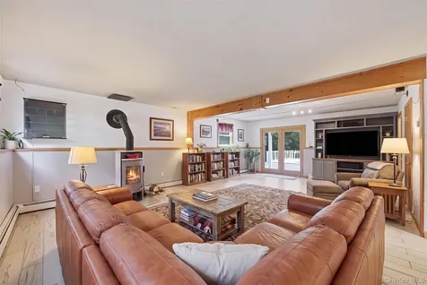 27 Casse Court Mahopac NY 10541