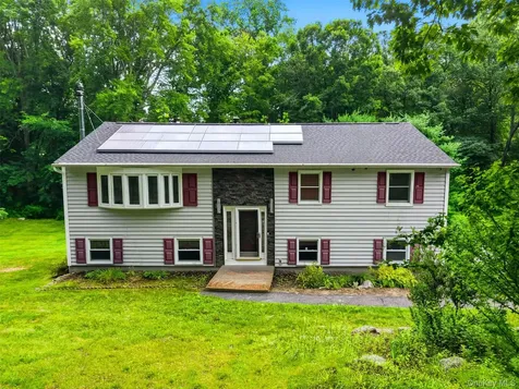 27 Casse Court Mahopac NY 10541