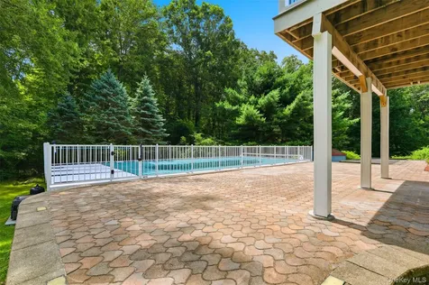 27 Casse Court Mahopac NY 10541