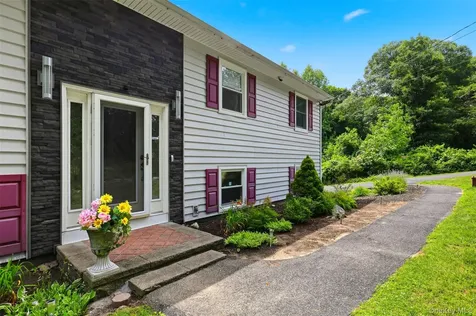 27 Casse Court Mahopac NY 10541