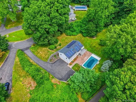27 Casse Court Mahopac NY 10541