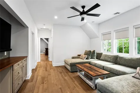 9 Deerland Drive East Quogue NY 11942