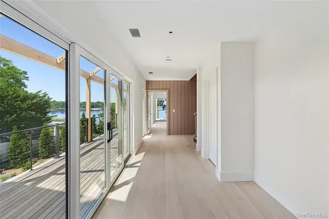 25 Bluff Point Road Sag Harbor NY 11963