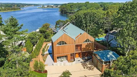 25 Bluff Point Road Sag Harbor NY 11963