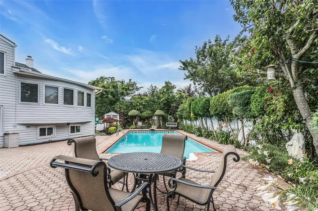 3901 Jane Court Seaford NY 11783