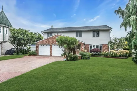 3901 Jane Court Seaford NY 11783