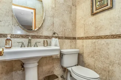 3901 Jane Court Seaford NY 11783