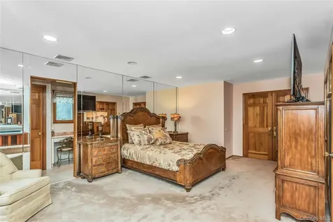 3901 Jane Court Seaford NY 11783