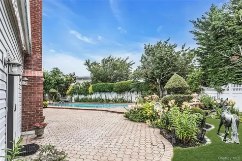 3901 Jane Court Seaford NY 11783