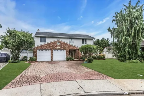 3901 Jane Court Seaford NY 11783
