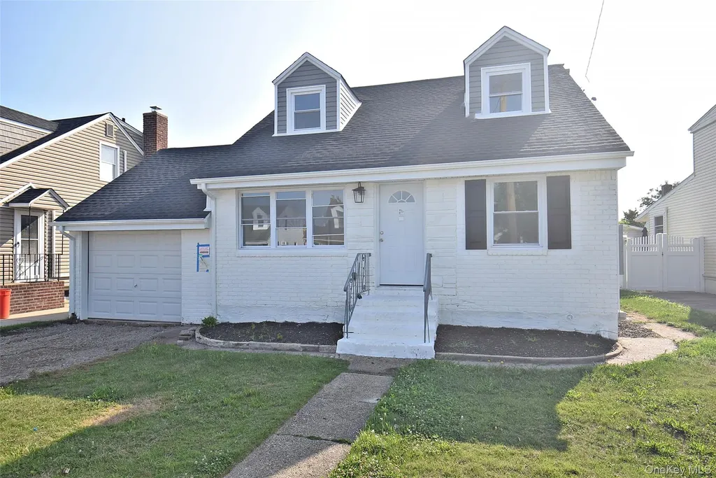 240 Columbus Parkway Mineola NY 11501