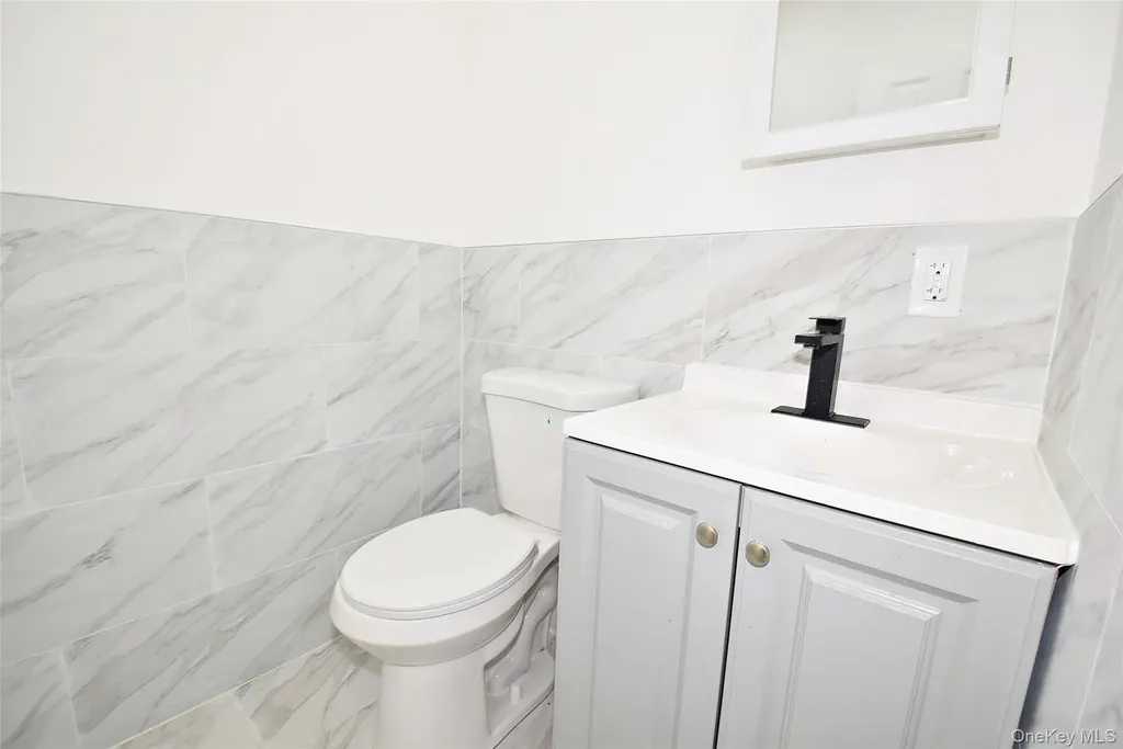 240 Columbus Parkway Mineola NY 11501
