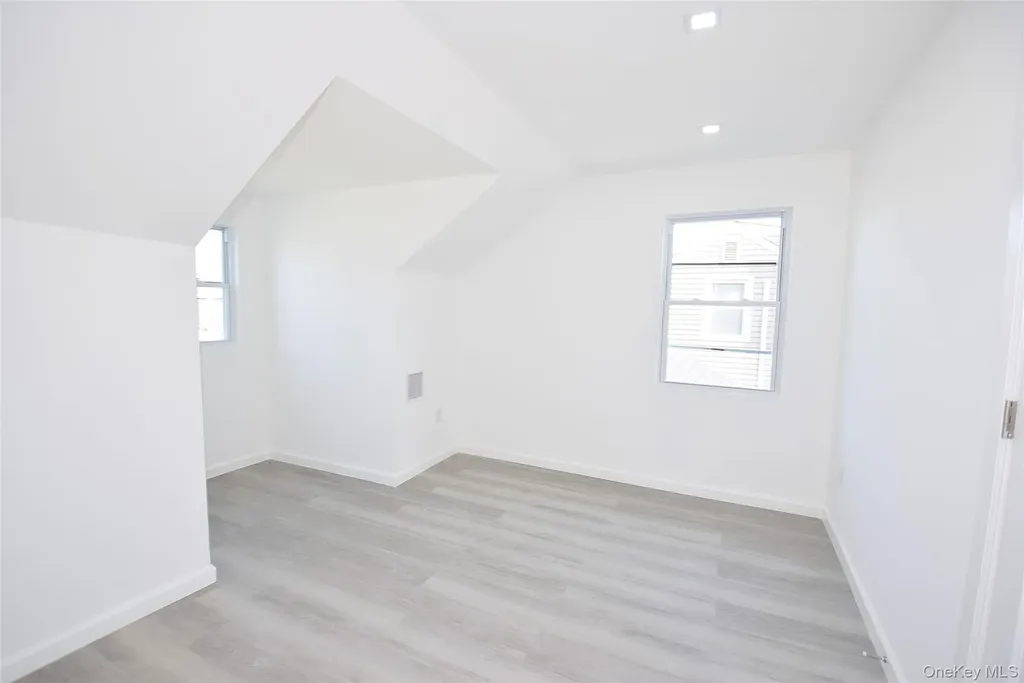 240 Columbus Parkway Mineola NY 11501