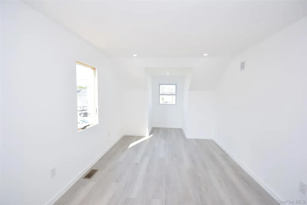 240 Columbus Parkway Mineola NY 11501
