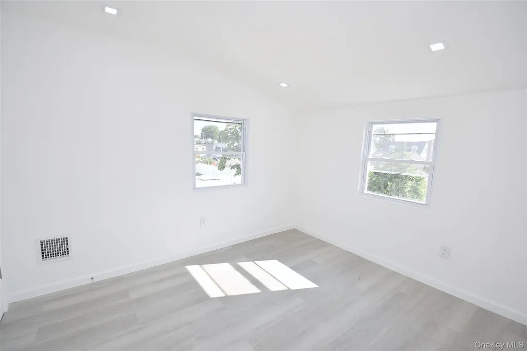 240 Columbus Parkway Mineola NY 11501
