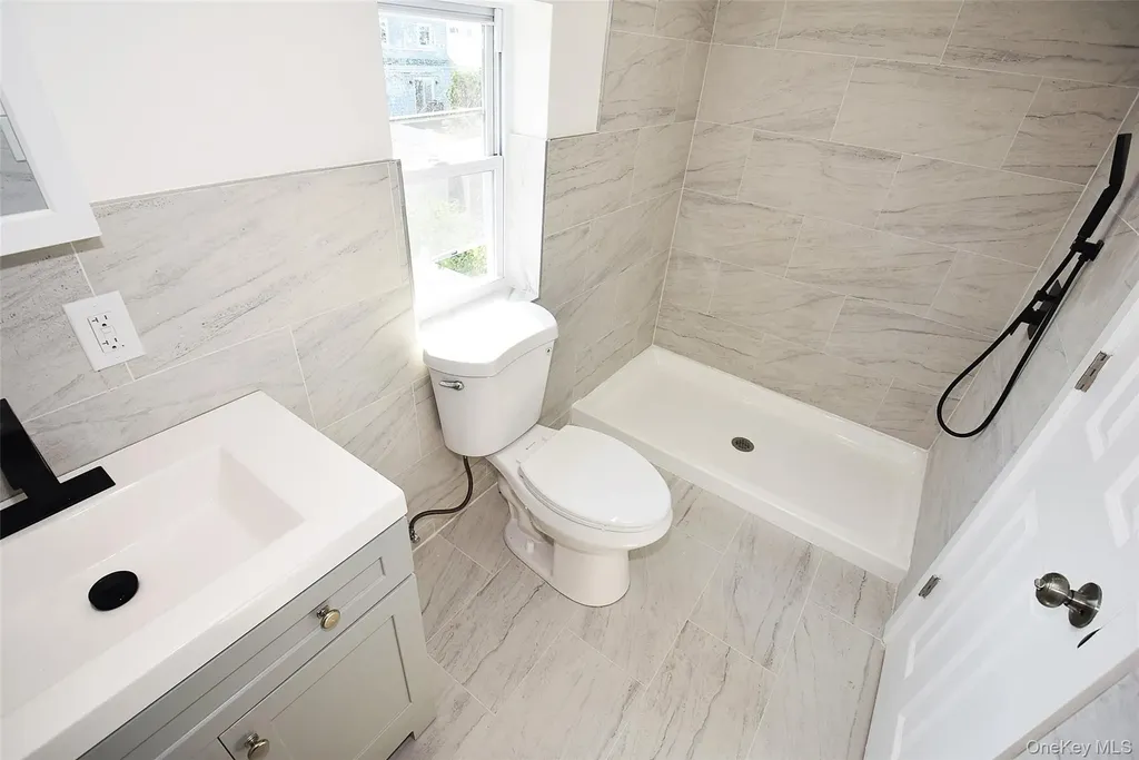 240 Columbus Parkway Mineola NY 11501