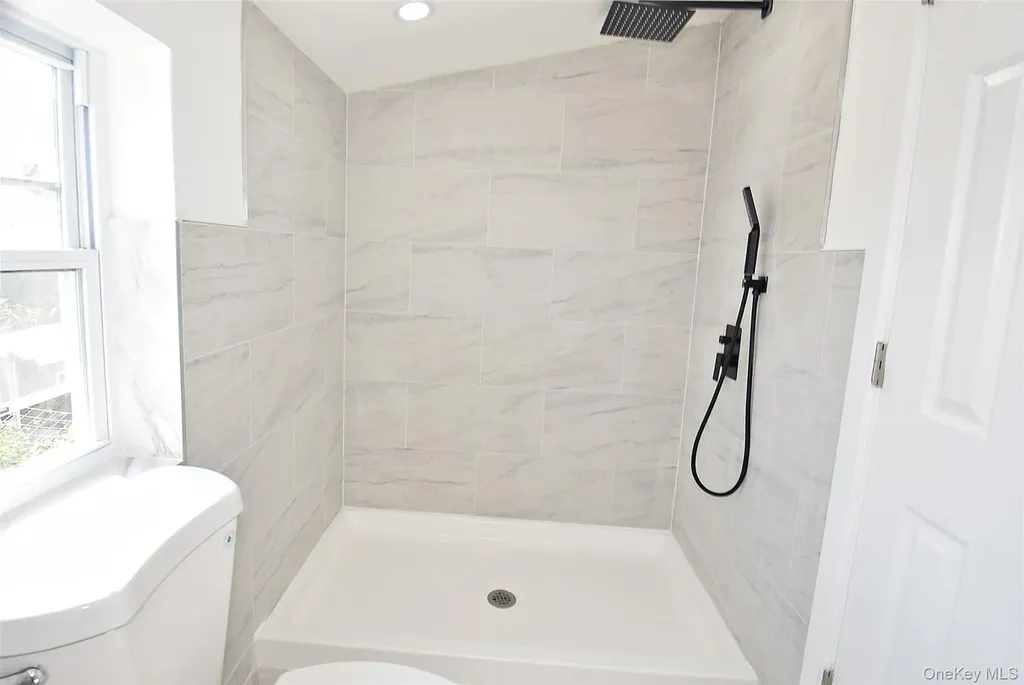 240 Columbus Parkway Mineola NY 11501