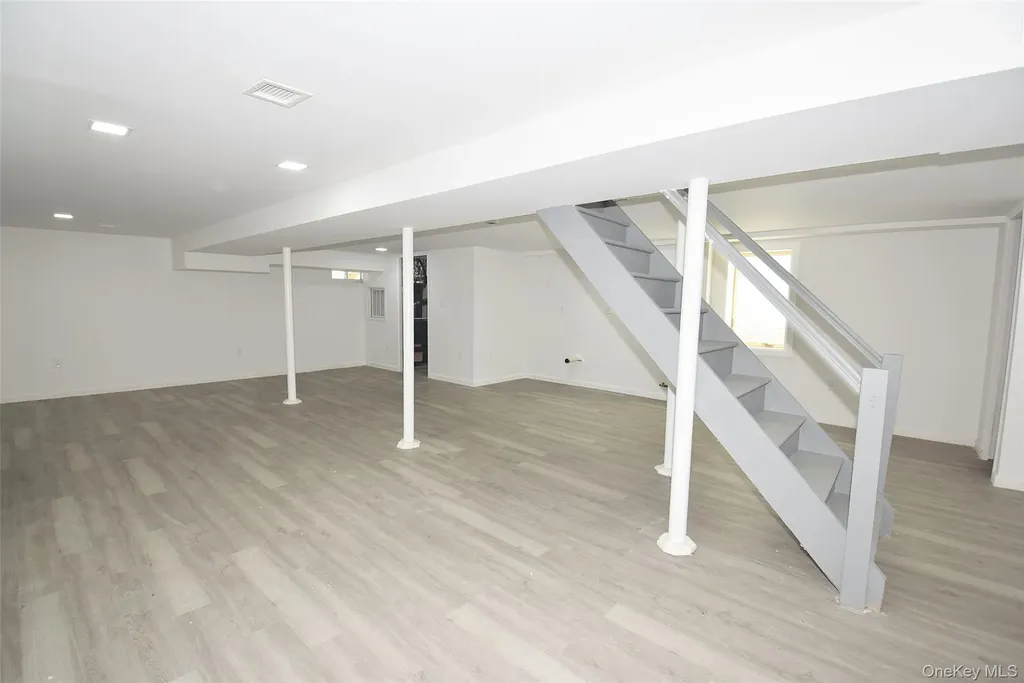 240 Columbus Parkway Mineola NY 11501