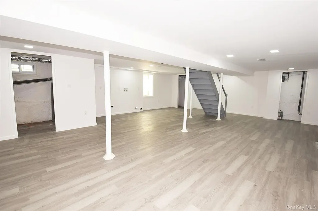 240 Columbus Parkway Mineola NY 11501