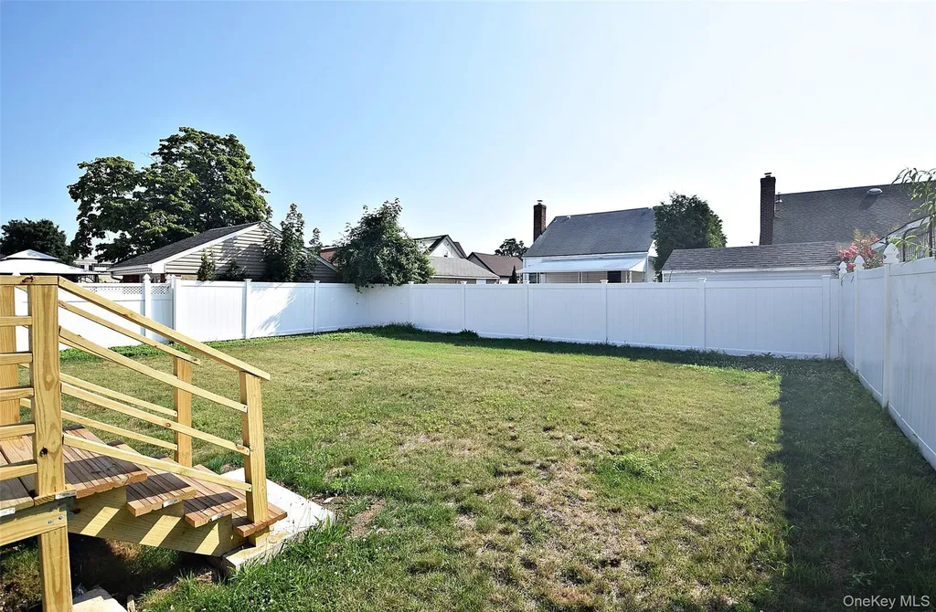 240 Columbus Parkway Mineola NY 11501