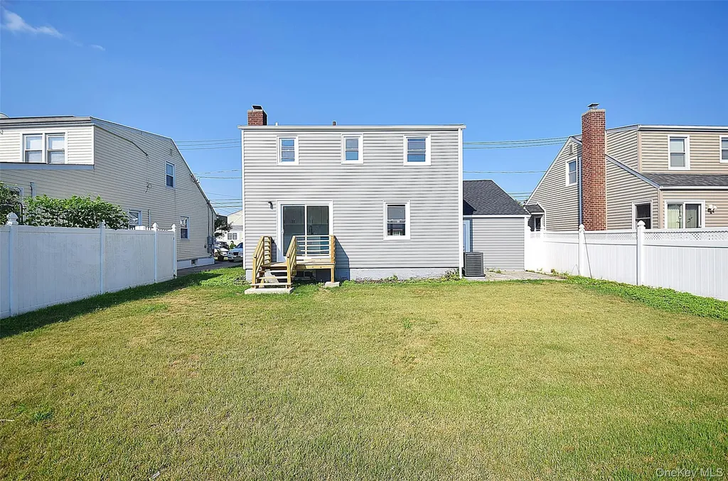 240 Columbus Parkway Mineola NY 11501