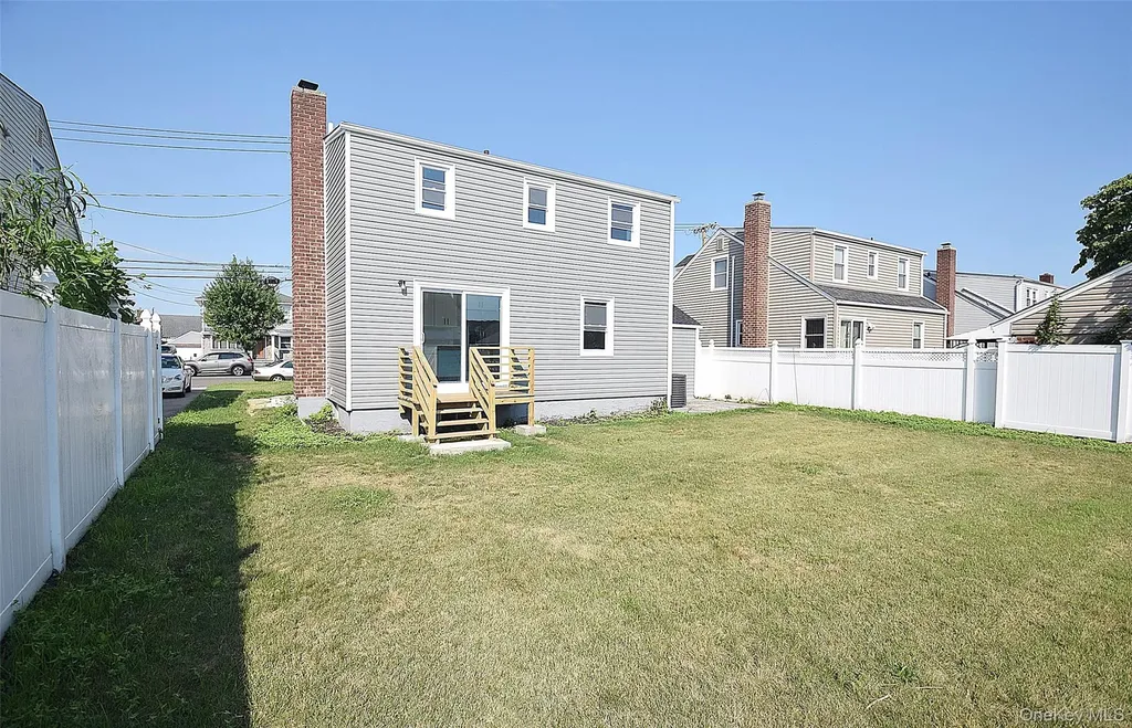 240 Columbus Parkway Mineola NY 11501