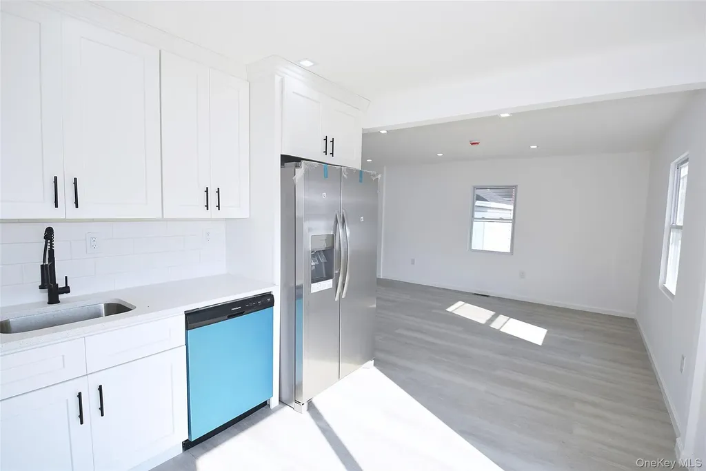 240 Columbus Parkway Mineola NY 11501