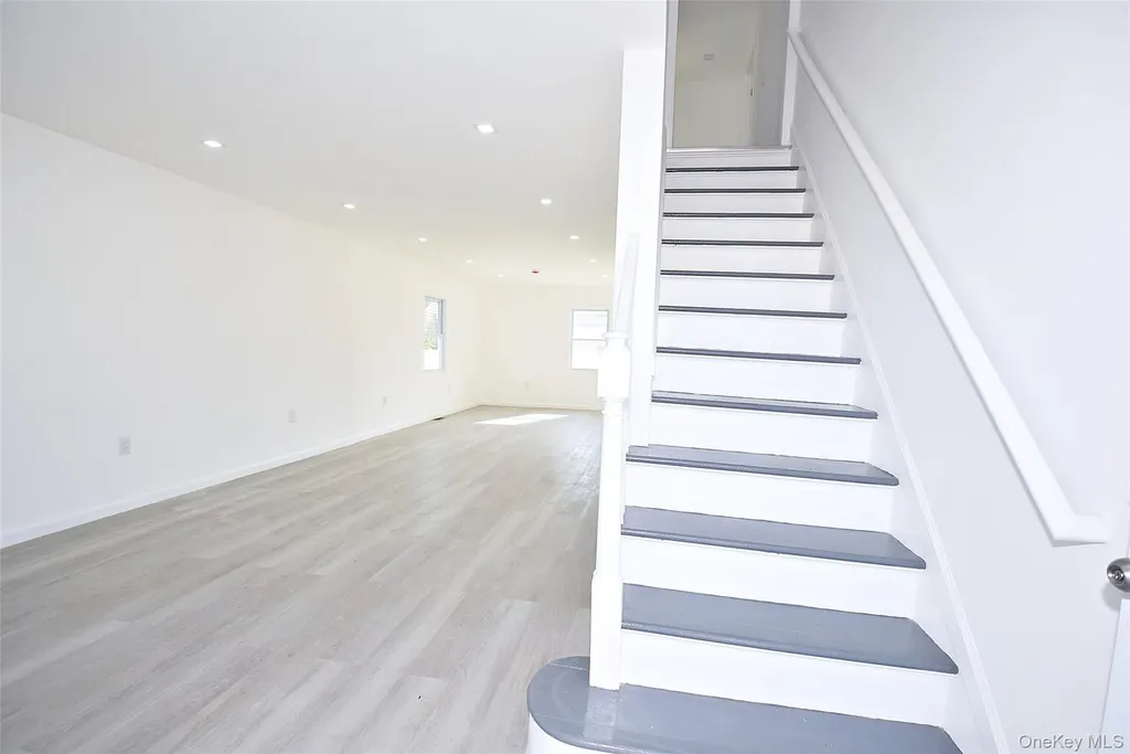 240 Columbus Parkway Mineola NY 11501