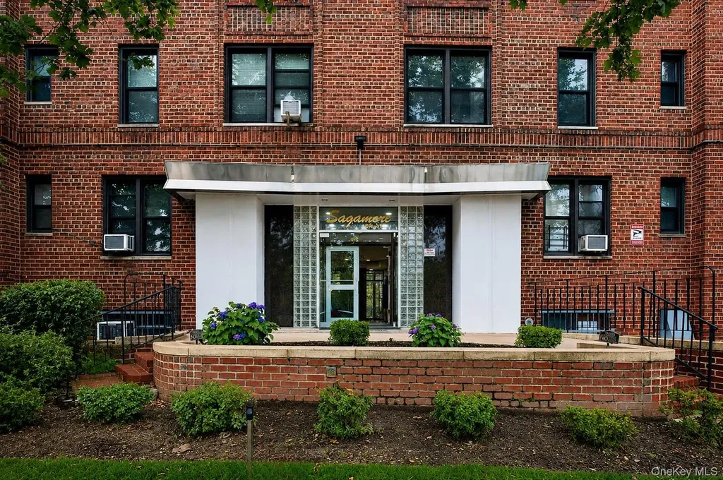 84-31 Van Wyck Expressway Briarwood NY 11435