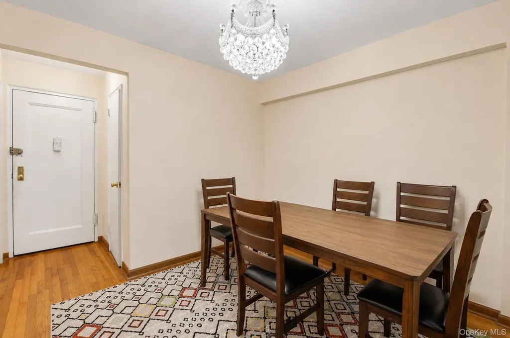84-31 Van Wyck Expressway Briarwood NY 11435