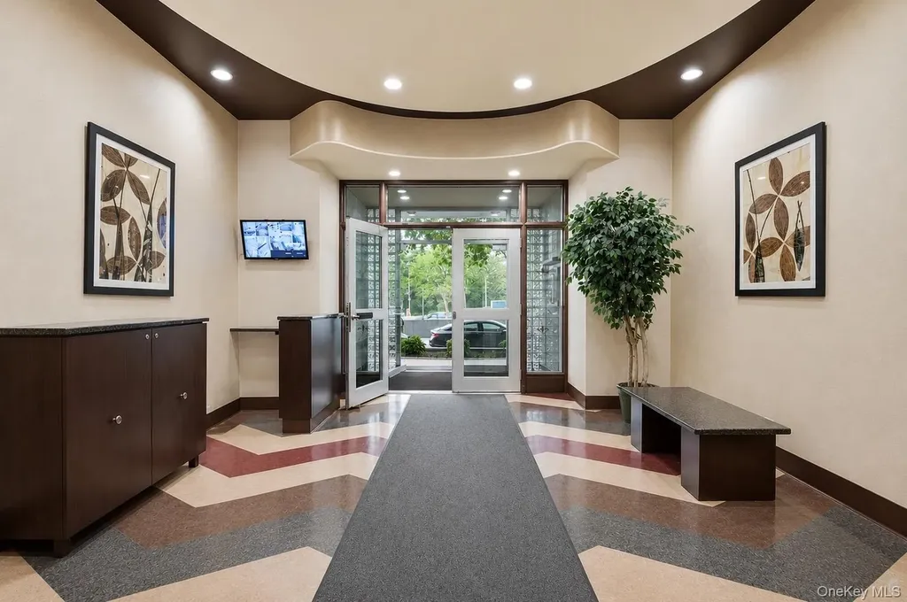 84-31 Van Wyck Expressway Briarwood NY 11435
