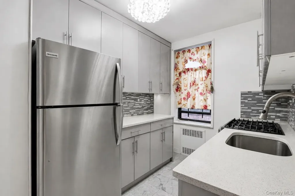 84-31 Van Wyck Expressway Briarwood NY 11435