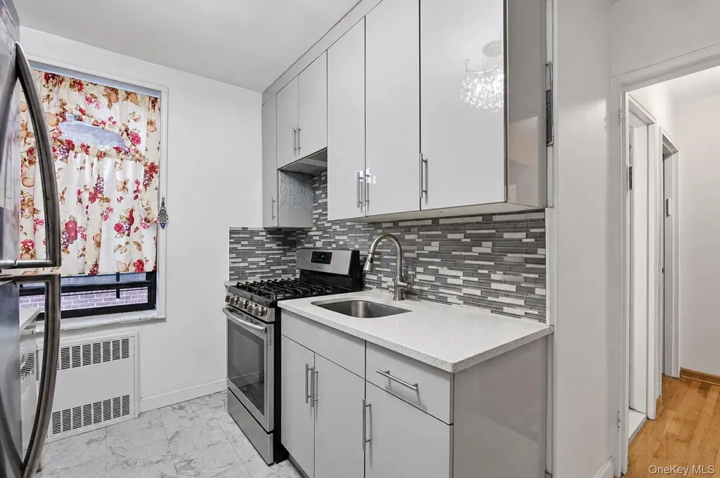 84-31 Van Wyck Expressway Briarwood NY 11435