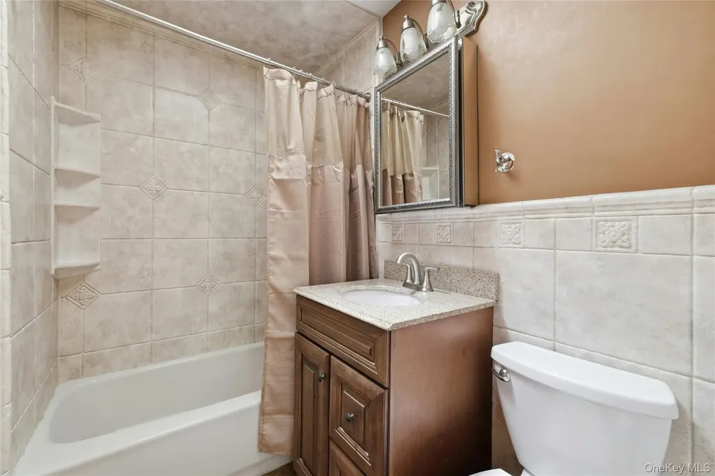 16 Superior Road Bellerose Village NY 11001
