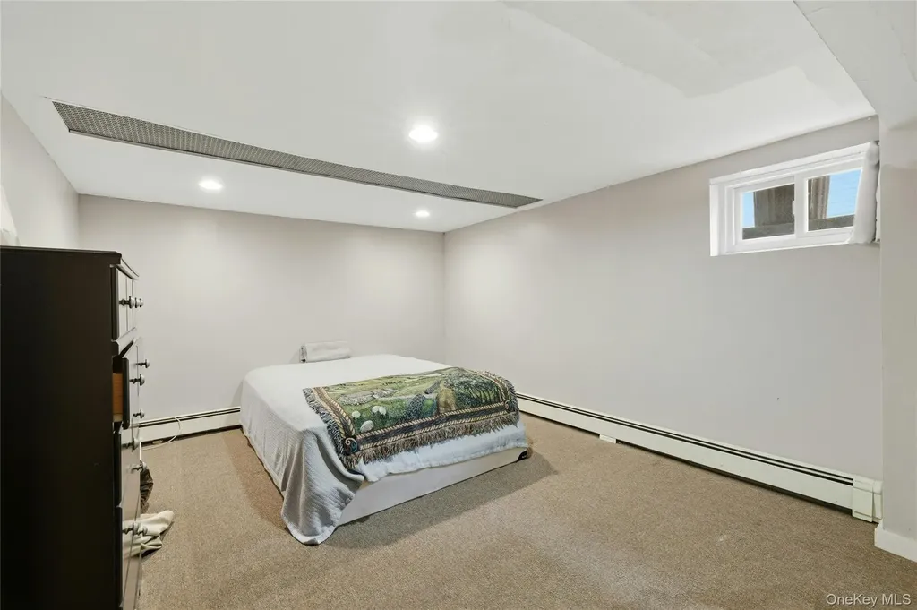 16 Superior Road Bellerose Village NY 11001