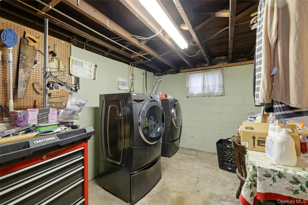 16 Superior Road Bellerose Village NY 11001
