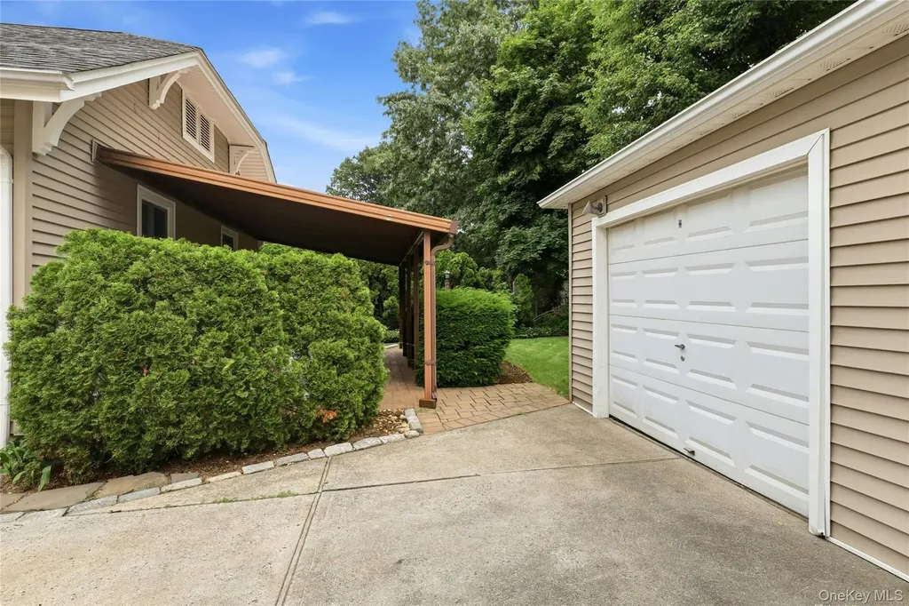 16 Superior Road Bellerose Village NY 11001