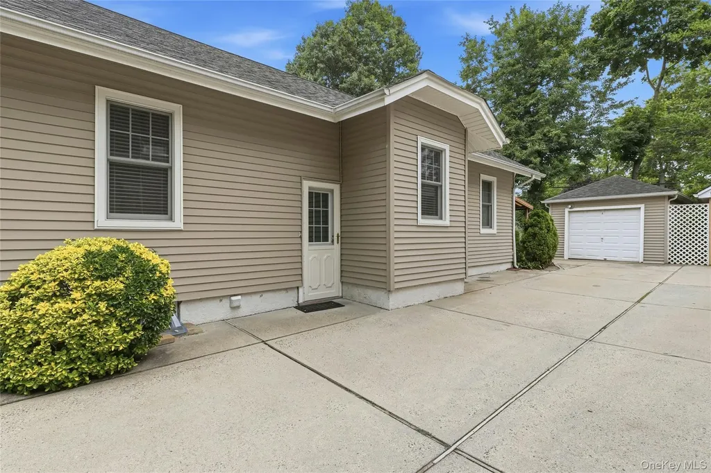 16 Superior Road Bellerose Village NY 11001