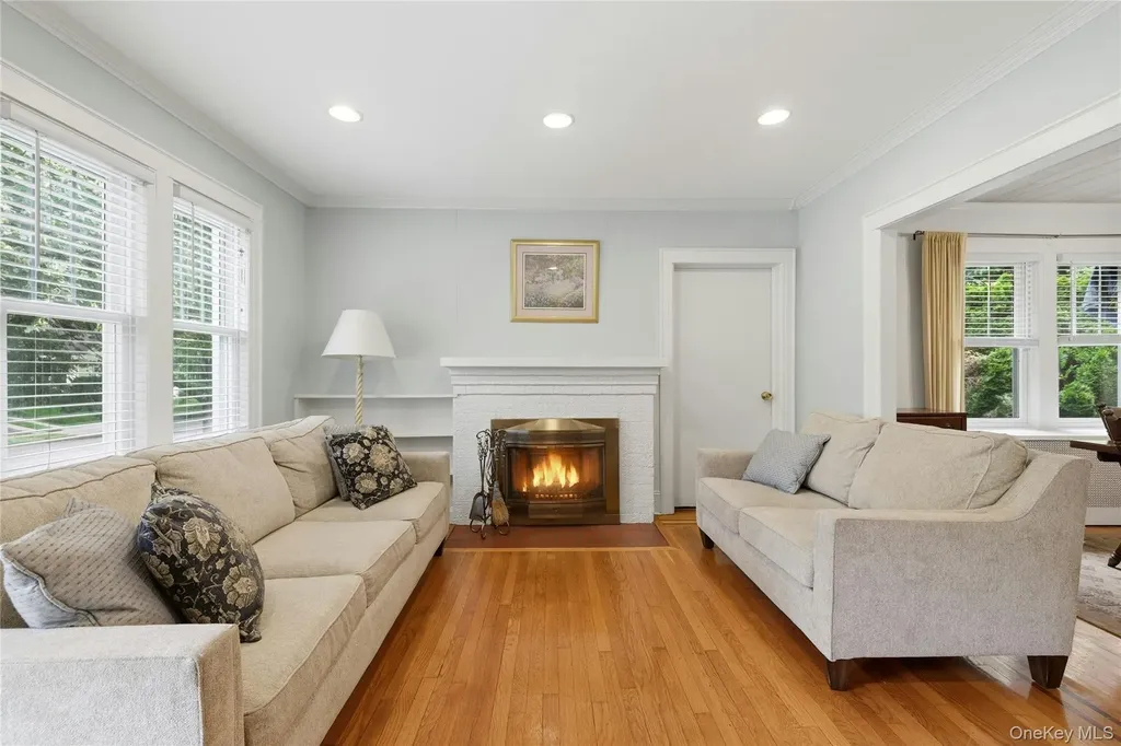 16 Superior Road Bellerose Village NY 11001
