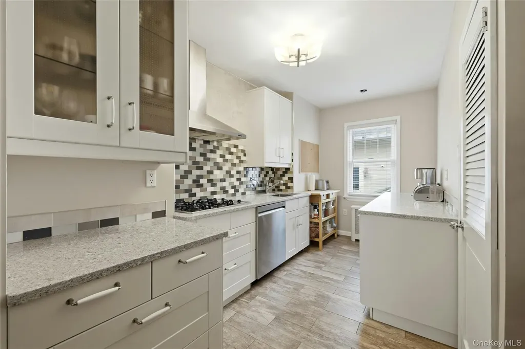 16 Superior Road Bellerose Village NY 11001