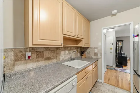 836 N Broadway Yonkers NY 10701