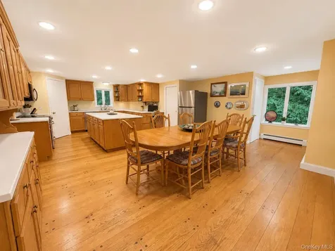 18 Mclaughlin Drive Mahopac NY 10541
