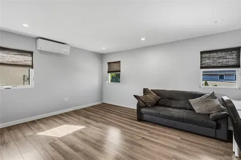 31 Sutton Hill Lane Manhasset Hills NY 11040