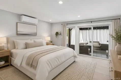 31 Sutton Hill Lane Manhasset Hills NY 11040