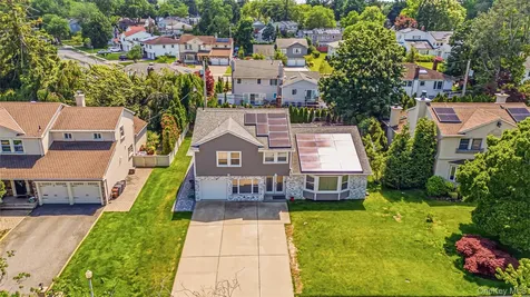 31 Sutton Hill Lane Manhasset Hills NY 11040