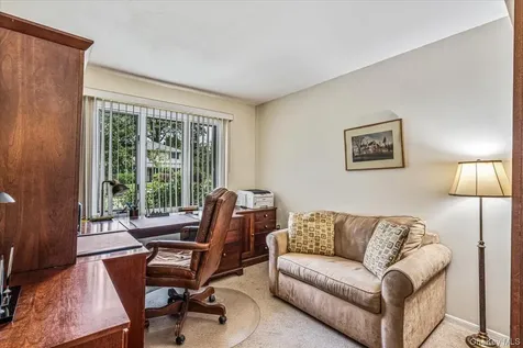 10 Clemson Lane Woodbury NY 11797