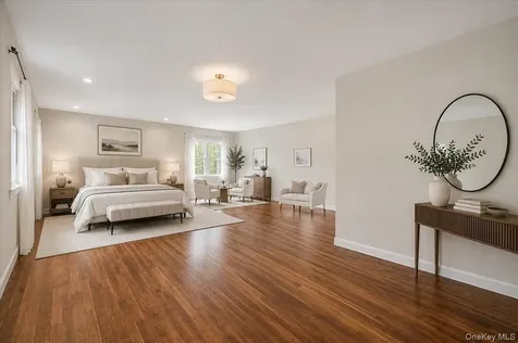 10 Clemson Lane Woodbury NY 11797